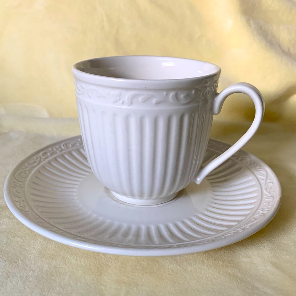 Mikasa Italian countryside tea cup & saucer set